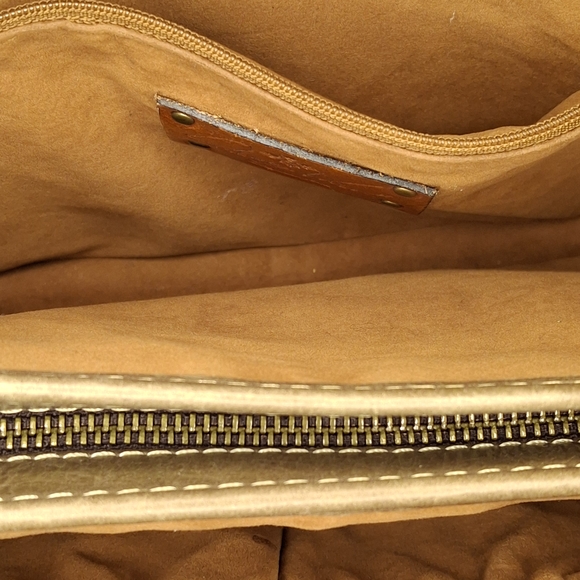 Patricia Nash Brown Leather Crossbody Bag with Classic Design - Picture 2 of 4